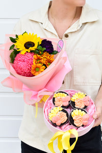 Blooms + 4 Cupcakes